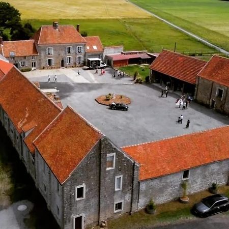 ホテル Domaine De La Ferme De Jean Grogne フォントネ・トレシニー エクステリア 写真